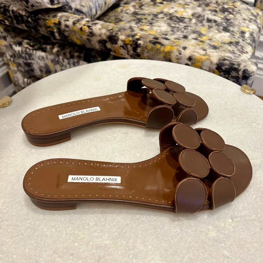 Manolo Blahnik - Circle-Cut Leather Flat Slide Sandals | Size 41 | Gently Used - Picture 4 of 9